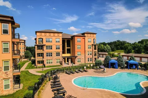 6455 Galleria Dr #4408, West Des Moines, IA 50266
