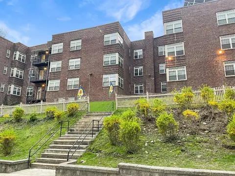 440 W Sedgwick St #A105, Philadelphia, PA 19119