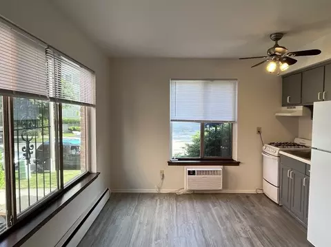 1302 N Astor St #03, Milwaukee, WI 53202