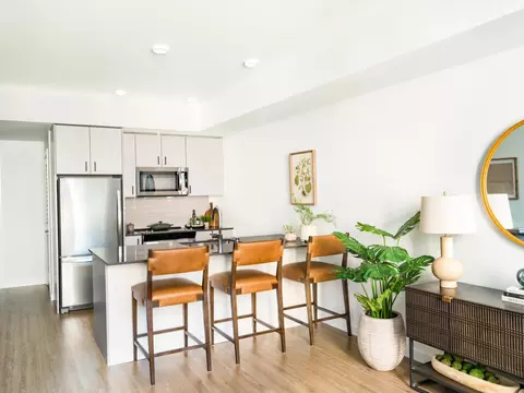 13033 NE 70th Pl #305, Kirkland, WA 98033