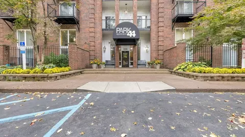 4444 W Pine Blvd #1-132, Saint Louis, MO 63108