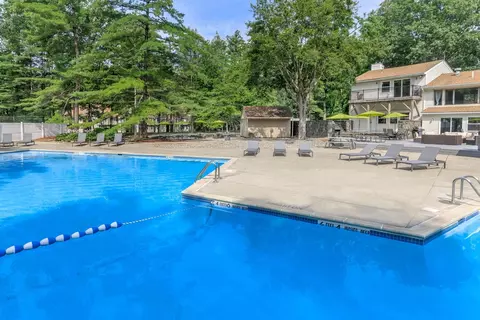 100 Foxwood Dr #118, Clifton Park, NY 12065