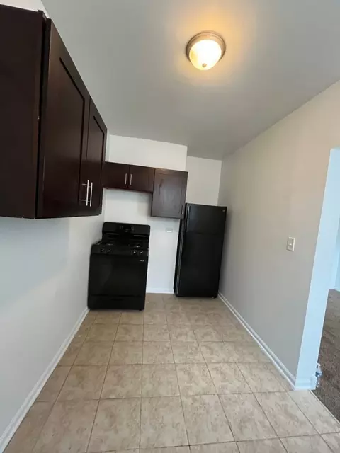 8100-8114 S Essex Ave #8102-1, Chicago, IL 60617