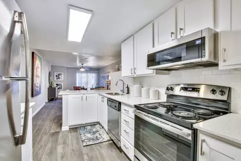546 S Country Club Dr #2116, Mesa, AZ 85210