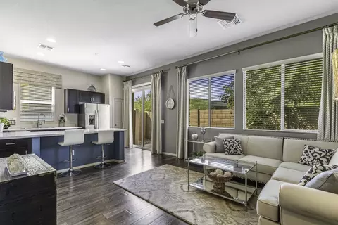 150 E Warner Rd #76, Gilbert, AZ 85296
