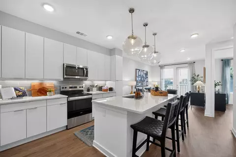 1 Riverside Ave #3217, Jacksonville, FL 32202