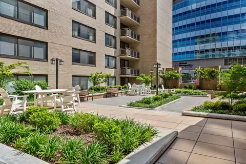1001 Spring St #0904, Silver Spring, MD 20910