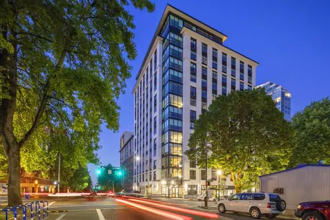 1177 SW Market St #0915, Portland, OR 97201