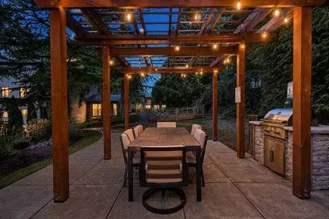 12648 NE 144th St #G203, Kirkland, WA 98034