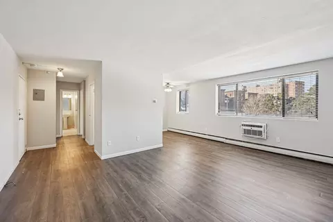 214 W 15th St #406, Minneapolis, MN 55403