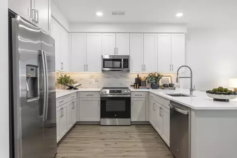 137 Patterson St #224, Hillsdale, NJ 07642