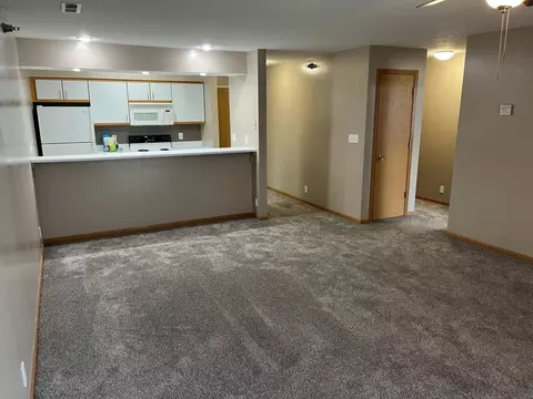 4231 N 7th St #1-307, Lincoln, NE 68521