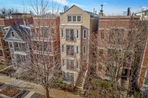 2710 N Wayne Ave #2710-2, Chicago, IL 60614