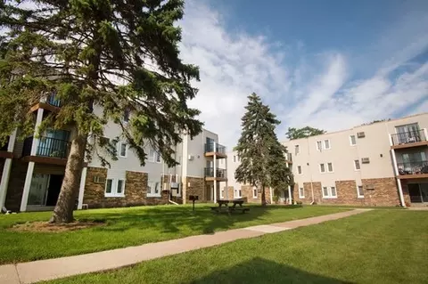 840 3rd Ave #844-303, Excelsior, MN 55331