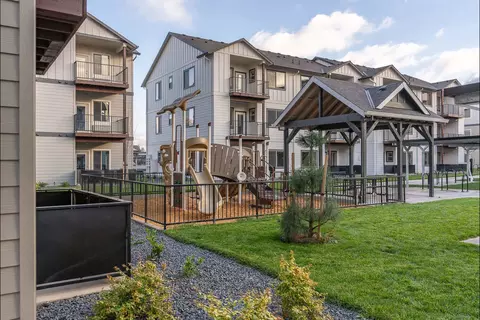 2147 Molalla Rd #L-L303, Woodburn, OR 97071