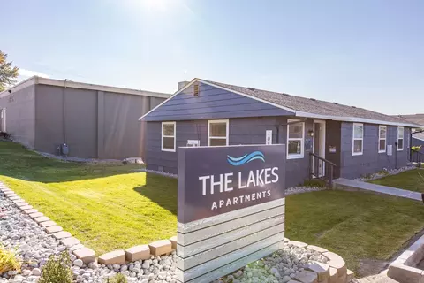 1050 S Division St #E-12, Moses Lake, WA 98837