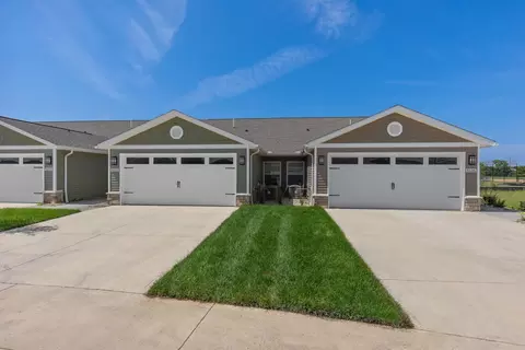 280 Alton Darby Creek Rd #220J, Galloway, OH 43119