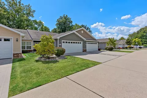 22674 Oriole Dr #24143C, Woodhaven, MI 48183