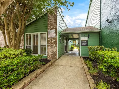 7700 W Airport Blvd #0409, Houston, TX 77071