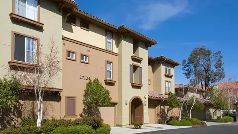 27105 Silver Oak Ln #1715, Santa Clarita, CA 91387