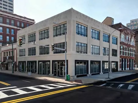 44 S Front St #2B, Memphis, TN 38103
