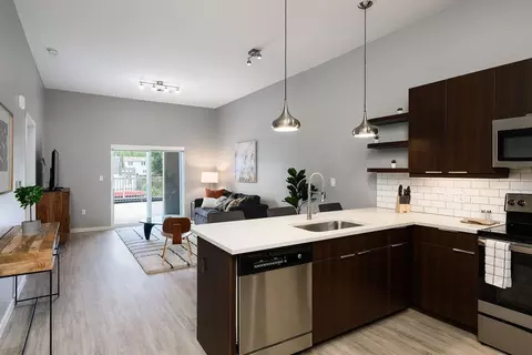 5100 Oak St #325, Kansas City, MO 64112