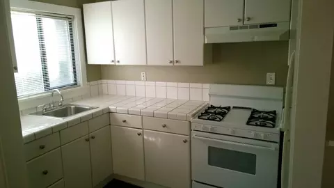 715 2nd Ave N #107, Seattle, WA 98109
