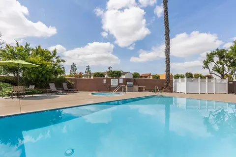 3634 W Savanna St #206, Anaheim, CA 92804