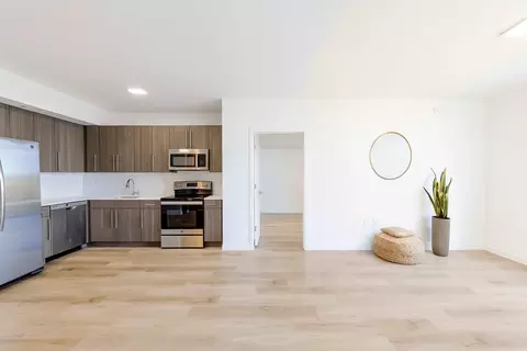 275 Fontainebleau Blvd #304, Miami, FL 33172