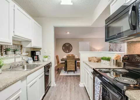 11580 Perkins Rd #126, Baton Rouge, LA 70810