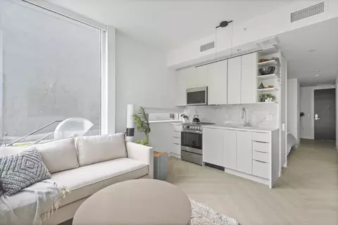 2220 11th St NW #002, Washington, DC 20001