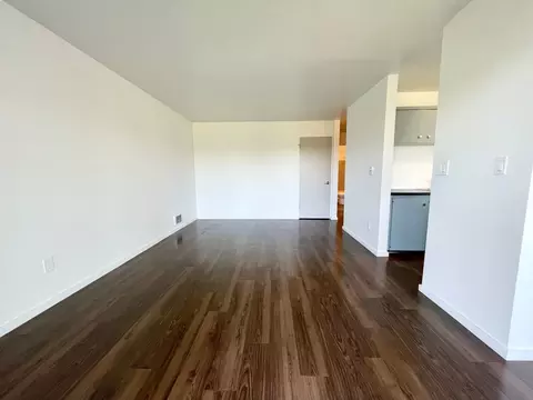 2233 NE 46th St #5, Seattle, WA 98105