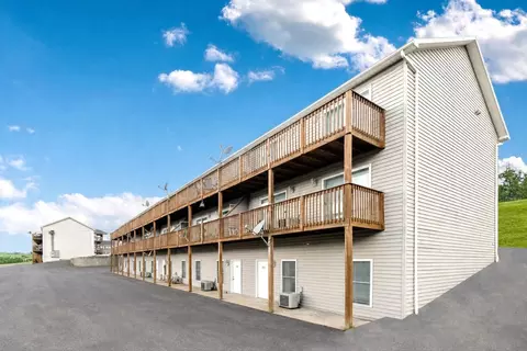 100-1400 Pinnacle Heights Dr UNIT 325, Morgantown, WV 26505