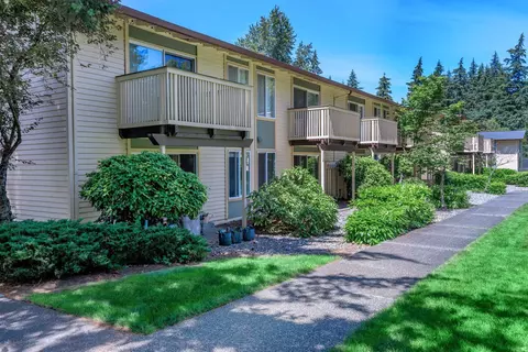 2501 148th Ave SE #H06, Bellevue, WA 98007