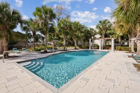 6627 Fort King Rd #105, Zephyrhills, FL 33542