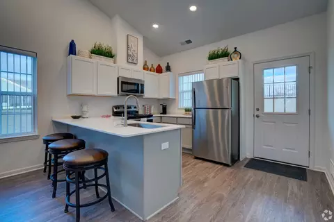 1940 Hawthorn Mdws #13-2090, Howell, MI 48843