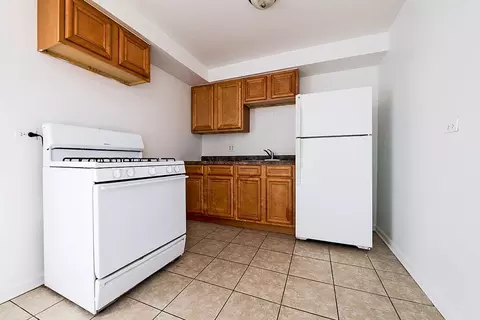 14138 S School St #14138-3B, Riverdale, IL 60827