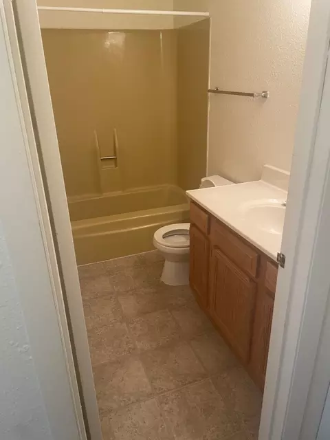 2900 Middle Rd #3017, Bettendorf, IA 52722