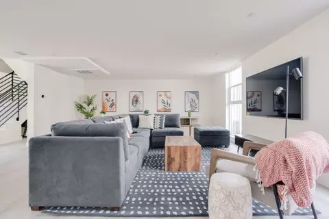 1448 W 37th St, Los Angeles, CA 90018