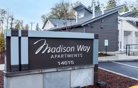 14615 Madison Way #E101, Lynnwood, WA 98087