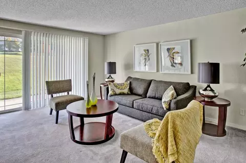 22817 Lakeview Dr #A101, Mountlake Terrace, WA 98043