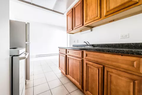 2115 S 4th Ave #2122-202, Maywood, IL 60153