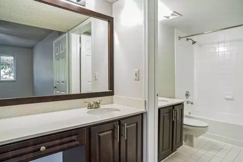 17230 NW 64th Ave #107, Hialeah, FL 33015