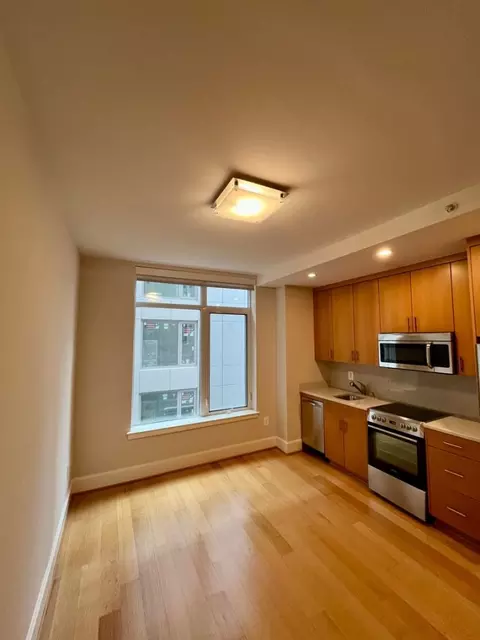 1355 17th St NW #818, Washington, DC 20036