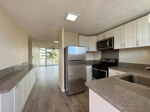 1552 Young St #502, Honolulu, HI 96826