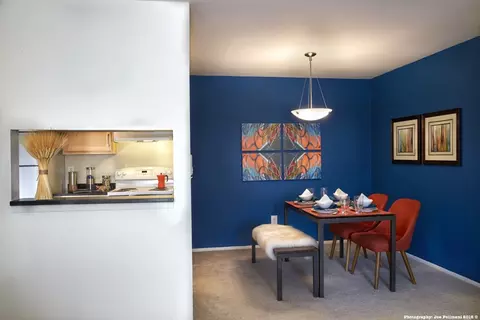 44525 Pine Dr #02215, Sterling Heights, MI 48313