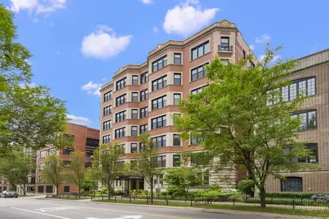 325 W Fullerton Pkwy #0703, Chicago, IL 60614