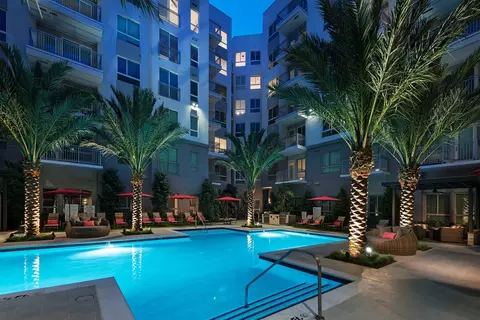 21050 Kittridge St #151, Canoga Park, CA 91303