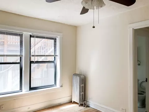 512 W Cornelia Ave #516-207, Chicago, IL 60657