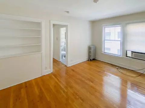 512 W Cornelia Ave #516-207, Chicago, IL 60657